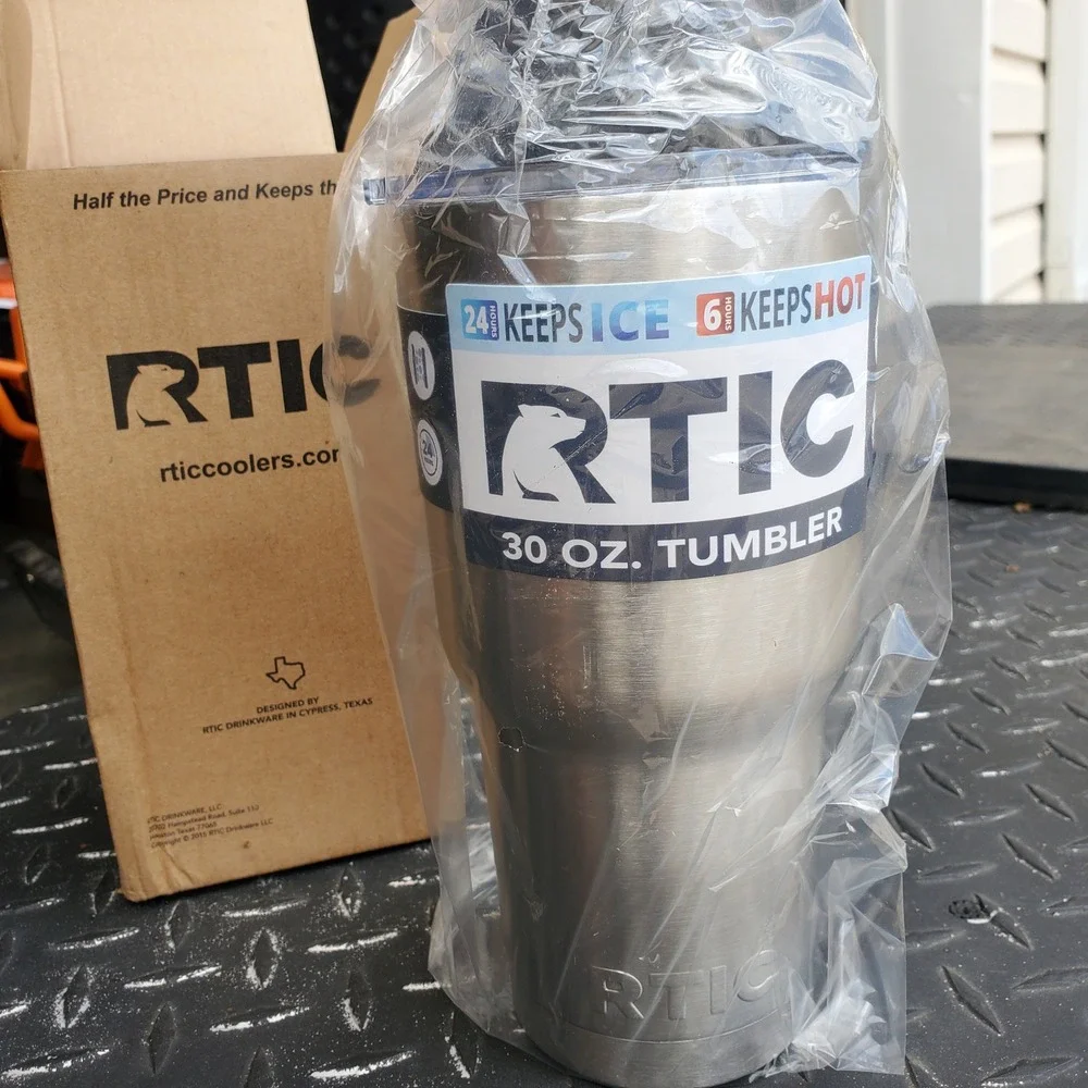 RTIC 30 oz Tumbler Stainless Steel Double‎ Wall Vacuum Insulated Travel Mug NEW